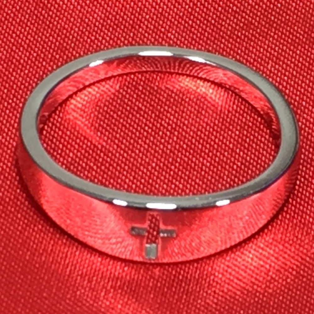 Brand New Never Worn Sterling Silver Cross Ring